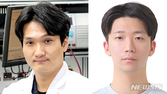 [광주=뉴시스]엄광섭 교수(왼쪽)와 조진현 박사과정생.