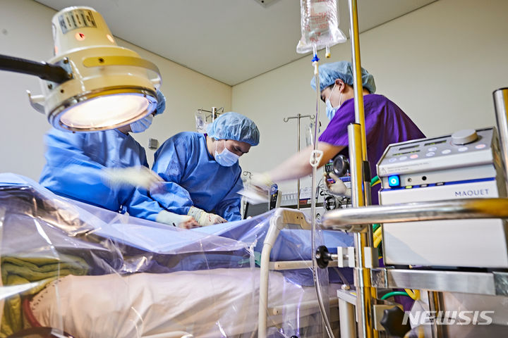 [인천=뉴시스] 국제성모병원 에크모팀