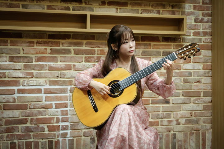 [서울=뉴시스] 클래식 기타리스트 박규희(사진=뮤직앤아트컴퍼니 제공) 2024.07.16. photo@newsis.com *재판매 및 DB 금지