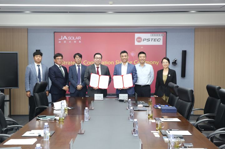 에스텍이 글로벌 태양광 모듈 업체 ‘JA Solar’와 전략적 업무협약을 체결했다. (사진=피에스텍 제공) *재판매 및 DB 금지