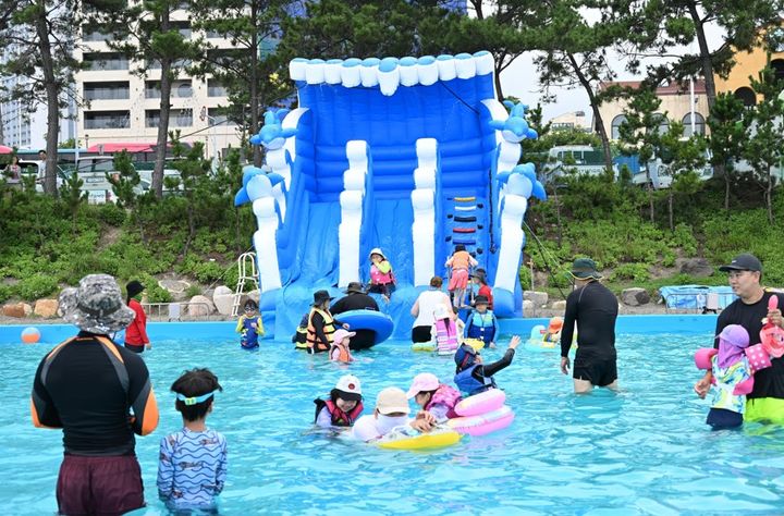 [울산=뉴시스] 박수지 기자 = 울산 북구 산하해변 물놀이장. (사진=울산 북구 제공) photo@newsis.com *재판매 및 DB 금지