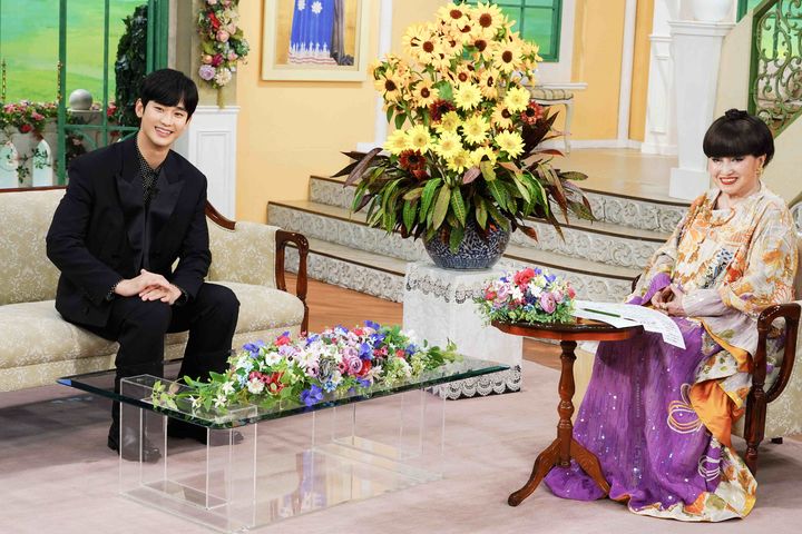 김수현(왼쪽), 구로야나기 데츠코