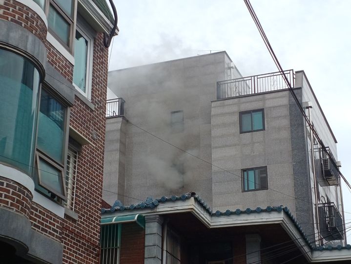 서울 광진구 구의동 다가구 주택 화재.(자료제공=광진소방서) *재판매 및 DB 금지