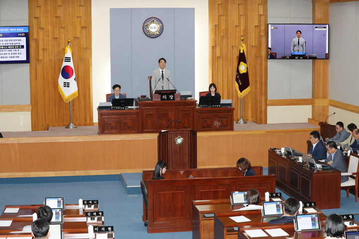 [울산=뉴시스] 18일 울산 남구의회 본회의장에서 제263회 임시회 제2차 본회의가 진행되고 있다. (사진=울산 남구의회 제공) 2024.07.18. photo@newsis.com *재판매 및 DB 금지