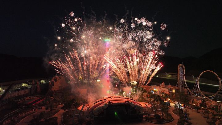 경남 마산로봇랜드 불꽃쇼.(사진=경남로봇랜드재단 제공) *재판매 및 DB 금지