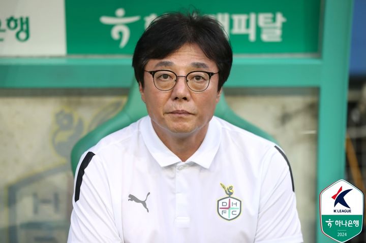 [서울=뉴시스] 프로축구 K리그1 대전하나시티즌의 황선홍 감독. (사진=한국프로축구연맹 제공) *재판매 및 DB 금지