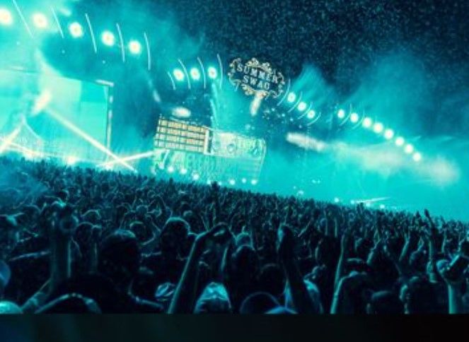 "잠을 못 자겠다"…콘서트 조명 리허설에 주민 '불만'