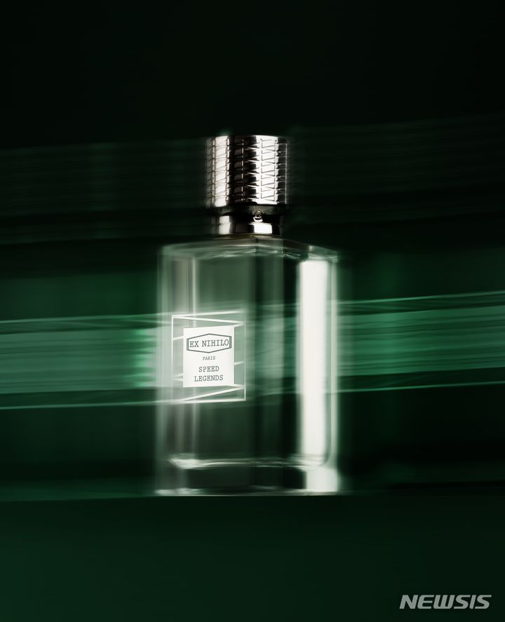 [서울=뉴시스]신세계인터내셔날의 초고가 럭셔리 니치 퍼퓸 브랜드 엑스니힐로(EX NIHILO)는 자동차 레이싱에서 영감 받은 신제품 '스피드 레전드 오 드 퍼퓸'을 출시한다고 22일 밝혔다.