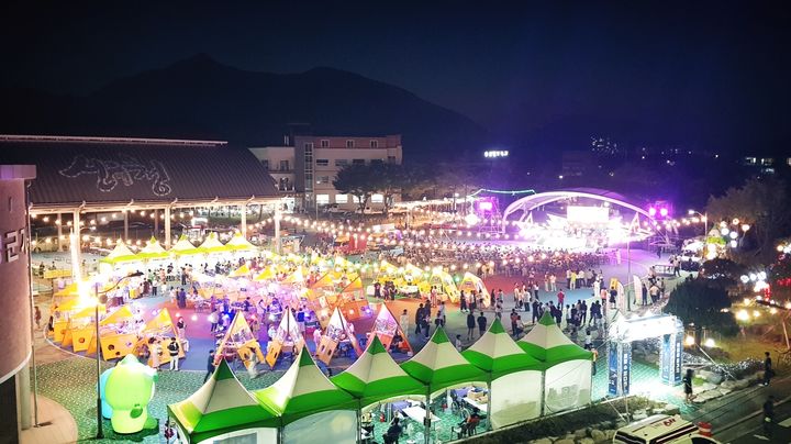 [산청=뉴시스] 산청군청 지난해 축제 행사 *재판매 및 DB 금지 *재판매 및 DB 금지