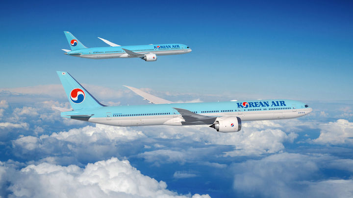 [서울=뉴시스]대한항공 B777-9(아래) 및 787-10(위) 이미지. (사진=대한항공) 2024.07.22 photo@newsis.com *재판매 및 DB 금지