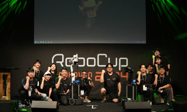 [부산=뉴시스] 부산대학교는 서울대학교와 연합해 구성한 로봇팀 '타이디보이'(Tidyboy)가 지난해 우승에 이어 올해도 네덜란드에서 열린 국제 인공지능 로봇대회 '로보컵(RoboCup) 2024'에서 준우승을 차지했다고 24일 밝혔다. (사진=부산대 제공) *재판매 및 DB 금지