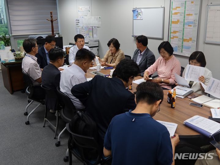 [전주=뉴시스] 전북특별자치도의회 권요한 의원실에서 진행된 완주 동학농민혁명에 대한 역사적 가치 조명 방안 마련을 위한 간담회 모습. *재판매 및 DB 금지