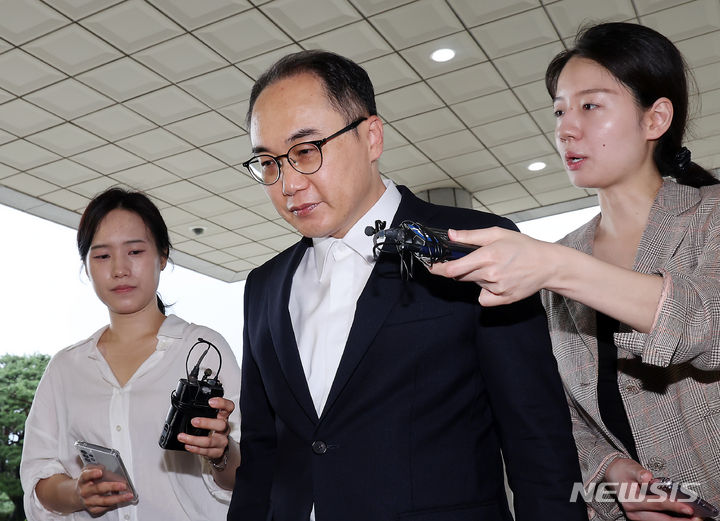 [서울=뉴시스] 김명년 기자 = 이원석 검찰총장이 24일 오전 서울 서초구 대검찰청으로 출근하고 있다. 2024.07.24. kmn@newsis.com