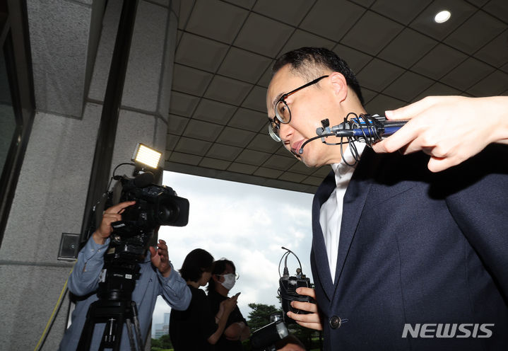 [서울=뉴시스] 김명년 기자 = 이원석 검찰총장이 24일 오전 서울 서초구 대검찰청으로 출근하고 있다. 2024.07.24. kmn@newsis.com