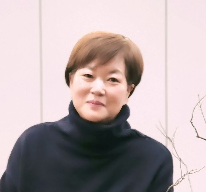 [양산=뉴시스] 경남 양산시 중앙도서관은 8월21일 오후 7시 중앙도서관 2층 관설당 강당에서 지역의 작가와 책 이야기를 나눠보는 '이웃의 작가' 시리즈의 세번째 이야기인 '심장에 봄을 달고'의 저자 지향숙 작가와의 만남을 연다 28일 밝혔다. (사진=양산시 제공) 2024.07.28. photo@newsis.com *재판매 및 DB 금지