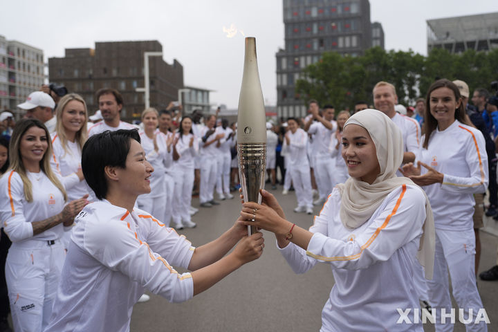 [파리=AP/뉴시스] '2024 파리 올림픽'에 출전한 난민팀. 2024.07.26.