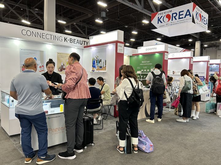 [안동=뉴시스] 지난 23일부터 25일까지 3일간 미국 라스베가스에서 열린 '2024 라스베가스 코스모프로프'의 경북도 기업 공동홍보관. (사진=경북도 제공) 2024.07.28.. photo@newsis.com *재판매 및 DB 금지