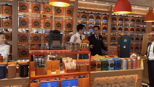 [서울=뉴시스] 이혜원 기자 = 지난달 31일 서울 강남구 '바샤커피 청담 플래그십 스토어' 1층 '커피 부티크' 모습. march11@newsis.com *재판매 및 DB 금지