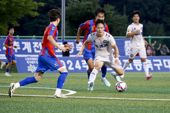 [합천=뉴시스] 합천군청 경기용인태성FC가 경기수원고를 1-0으로 꺾고 우승 *재판매 및 DB 금지  *재판매 및 DB 금지