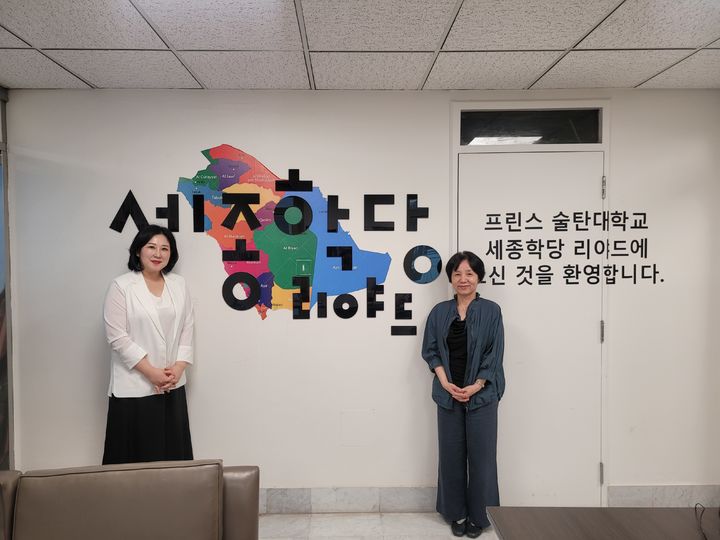 왼쪽부터 이진경 교수와 신윤경 교수 *재판매 및 DB 금지