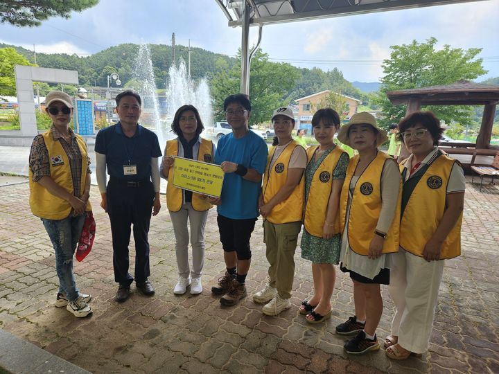 국제라이온스협회 356-C(전북)지구 전주희망라이온스클럽은 4일 ‘2024 내 고향 바로 알기 5박 6일’ 프로그램에 참여한 중·고 등학생 100여명에게 아이스크림 600개를 간식으로 전달했다. *재판매 및 DB 금지
