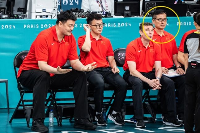 [서울=뉴시스] 5일(한국시각) 국제농구연맹(FIBA)이 발표한 파리 올림픽 출전 중국 선수단 명단에 박명수 코치가 포함됐다. (사진=파리 올림픽 공식 홈페이지 캡처) *재판매 및 DB 금지