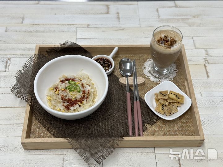 [세종=뉴시스]콩나물밥의 모습.(사진=농진청 제공)