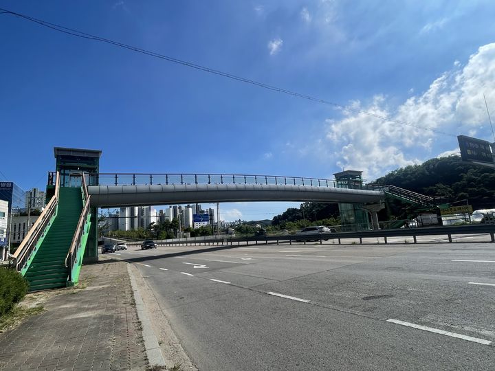 [수원=뉴시스] 화성시 북양리 보도육교. (사진=경기도 제공) *재판매 및 DB 금지