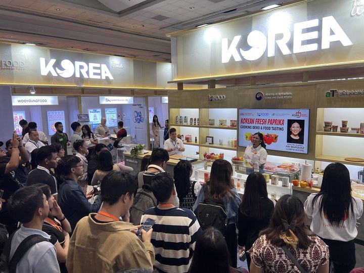 농림축산식품부와 한국농수산식품유통공사(aT)가 지난달 31일부터 3일까지 필리핀 최대 식품박람회에서 1520만 달러의 수출 상담 성과를 달성했다고 7일 밝혔다. 사진은 통합한국관의 모습. (사진 = aT 제공)  *재판매 및 DB 금지