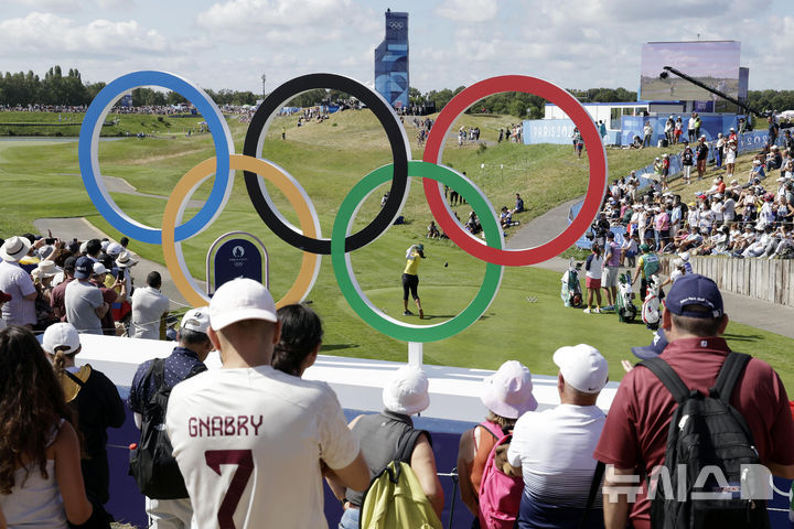 [기앙쿠르=뉴시스] 최동준 기자 = 7일(현지시각) 프랑스 기앙쿠르 르 골프 나쇼날에서 2024 파리 올림픽 골프 여자 1라운드가 열리고 있다. 2024.08.07. photocdj@newsis.com