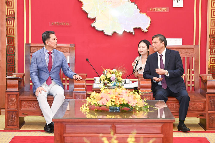 김장호(왼쪽) 시장이 박닌시 당서기와 면담하고 있다 (사진=구미시 제공) *재판매 및 DB 금지