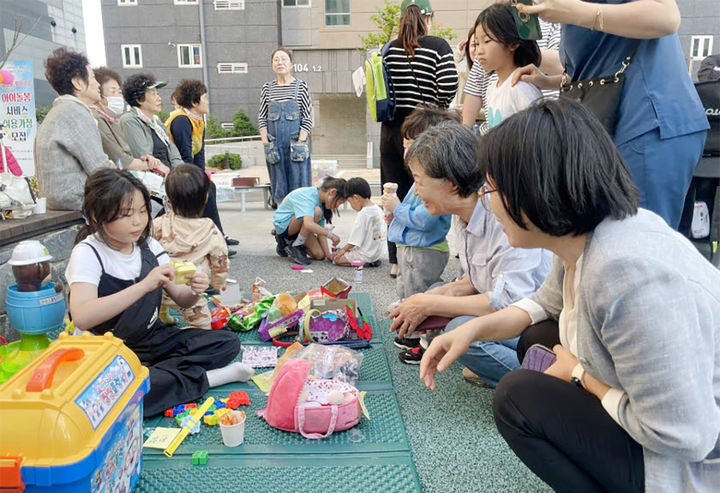 [해남=뉴시스]해남군 공동육아나눔터 달란트 시장. *재판매 및 DB 금지
