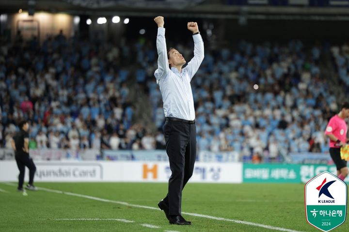 [서울=뉴시스] 프로축구 K리그1 울산 HD의 김판곤 감독. (사진=한국프로축구연맹 제공) *재판매 및 DB 금지