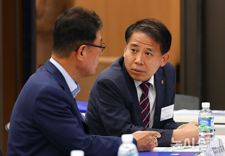 [서울=뉴시스] 이동욱 경기도의사회장. (사진=뉴시스DB) photo@newsis.com