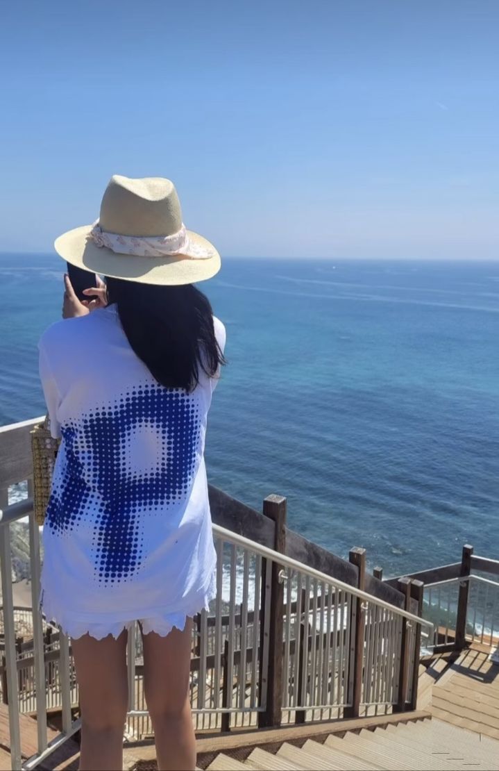 [서울=뉴시스] 김희선. (사진=김희선 인스타그램 캡처) 2024.08.12. photo@newsis.com *재판매 및 DB 금지