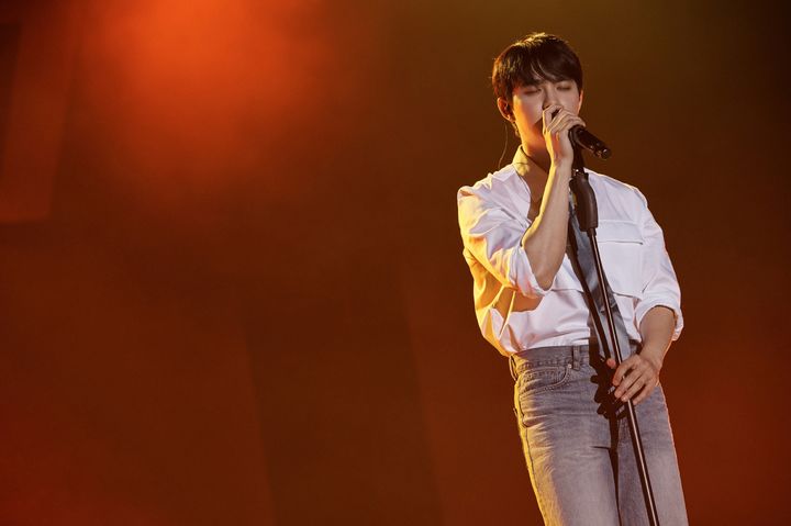 [서울=뉴시스] 그룹 '엑소' 멤버 겸 솔로가수 도경수가 지난 10~11일 방콕에서 아시아 팬 콘서트 '블룸 인 방콕'을 개최했다. (사진=컴퍼니수수 제공) 2024.08.12. photo@newsis.com *재판매 및 DB 금지