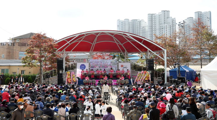 [태안=뉴시스] 지난해 10월28일 열린 태안 중앙로 일원에서 열린 태안거리축제 현장에 많은 인파가 몰려 있다. (사진=뉴시스 DB). photo@newsis.com *재판매 및 DB 금지