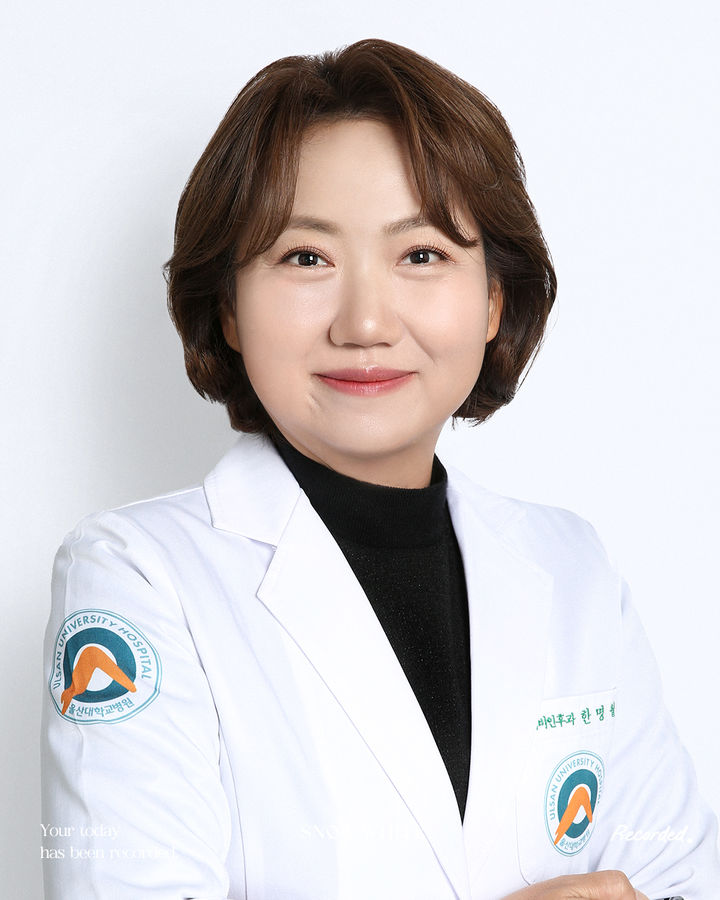 한명월 울산대병원 교수, 다빈치 로봇수술 감독관 '활약'