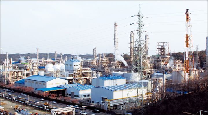 석유화학 구조조정 지속…"현금난 2분기부터 개선 기대"