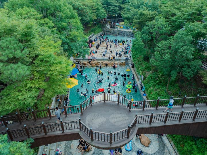 [영암=뉴시스] 월출산 기찬랜드 물놀이장 photo@newsis.com *재판매 및 DB 금지