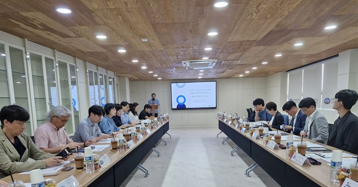 [제주=뉴시스] 14일 제주관광대학교 초운관 1층 회의실에서 ‘RISE 체계 기본계획 수립을 위한 과제 발굴 2차 워크숍’이 진행되고 있다. (사진=제주도 제공) 2024.08.14. photo@newsis.com *재판매 및 DB 금지