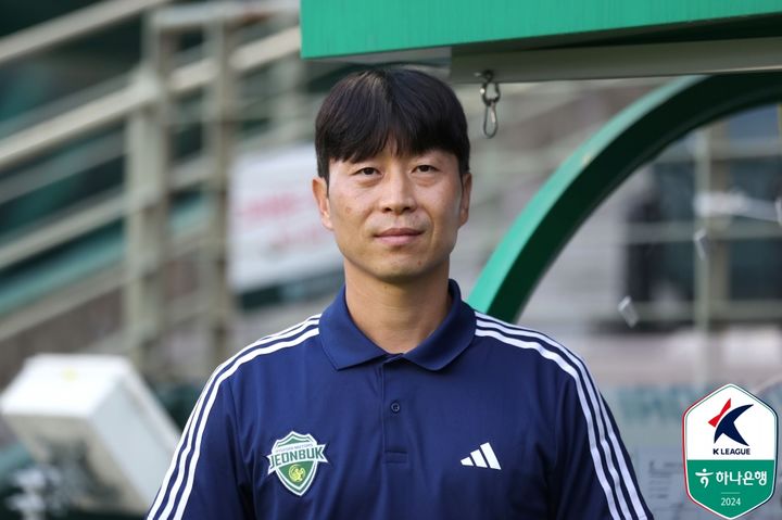 [서울=뉴시스] 프로축구 K리그1 전북 현대의 김두현 감독. (사진=한국프로축구연맹 제공) *재판매 및 DB 금지