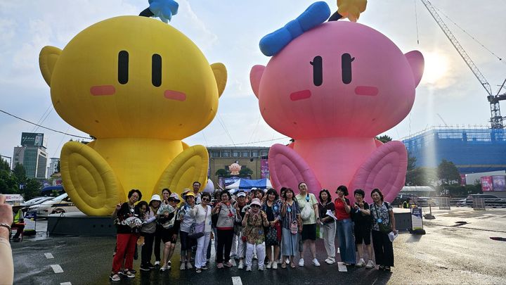 [대전=뉴시스]대전 0시 축제에 서울을 비롯한 수도권 관광객의 발길이 이어지고 있다. 대전시와 코레일이 대전행 관광열차를 운행하고 있다. 2024. 08. 15  *재판매 및 DB 금지