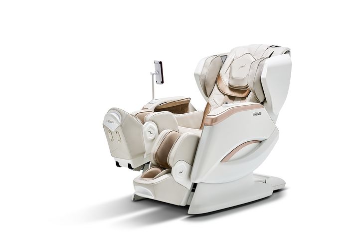 [서울=뉴시스] 19일 바디프랜드는 '아이로보'의 상징성을 반영하고 마사지체어 첨단 기술력을 고스란히 탑재한 2024년작 '아이로보'를 개발했다고 밝혔다. (사진=바디프랜드 제공) 2024.08.19. photo@newsis.com *재판매 및 DB 금지