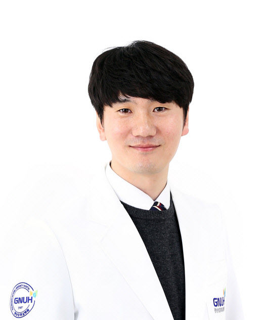 [진주=뉴시스]경상국립대학교병원 안과 김성재 교수. *재판매 및 DB 금지