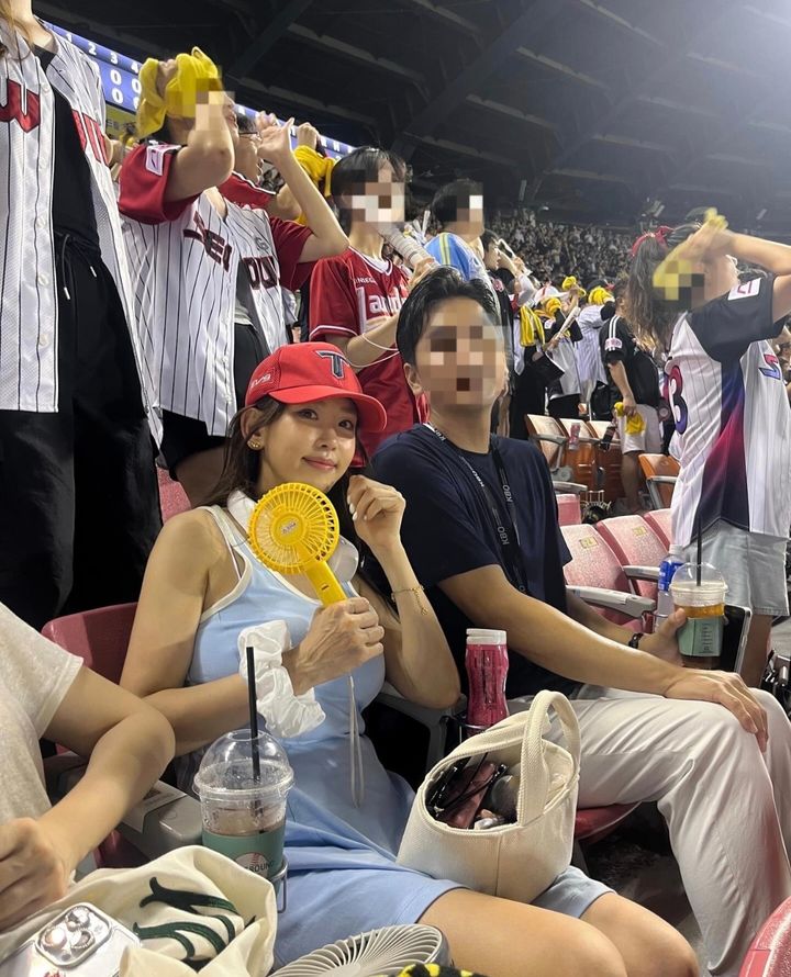 [서울=뉴시스] 강예원(왼쪽). (사진=강예원 인스타그램 캡처) 2024.08.20. photo@newsis.com *재판매 및 DB 금지