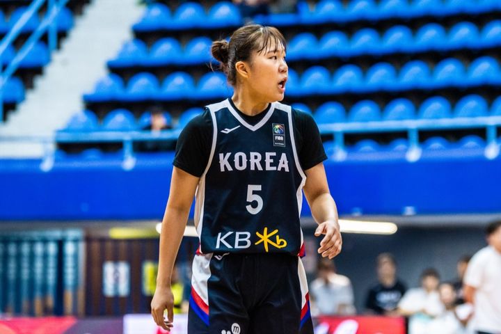 [서울=뉴시스] '2026 국제농구연맹(FIBA) 여자농구 월드컵' 사전 예선 조별리그 A조 2차전 체코와의 맞대결에 출전한 박지현. (사진=FIBA 홈페이지 캡처) *재판매 및 DB 금지