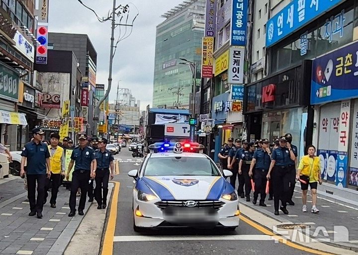 [파주=뉴시스] 범죄예방 순찰 현장. (사진=파주경찰서 제공) 2024.08.22 photo@newsis.com