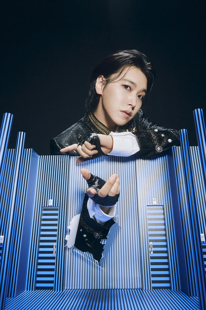 [서울=뉴시스] 그룹 '슈퍼주니어' 멤버 성민이 22일 트로트 싱글 '요.요.요.'를 공개한다. (사진=SM엔터테인먼트 제공) 2024.08.22. photo@newsis.com *재판매 및 DB 금지