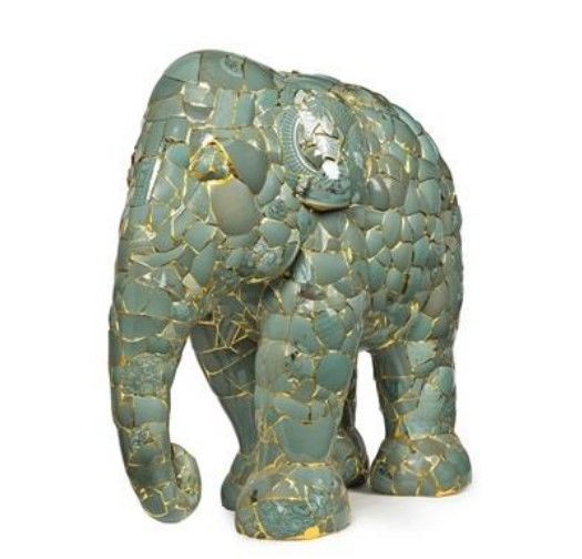 이수경,<Translated Vase Baby Elephant>, ceramic fragments, epoxy, 24k gold leaf, 167.5×80×148.5(h)cm, 2011, 6500만원-1억 원 *재판매 및 DB 금지